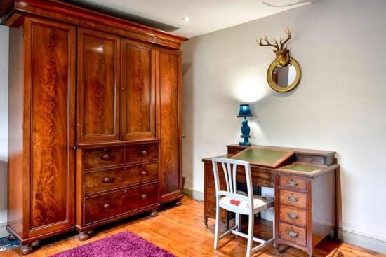 Quirky 4 Bedroom Apartment With Terrace Cardiff Bagian luar foto