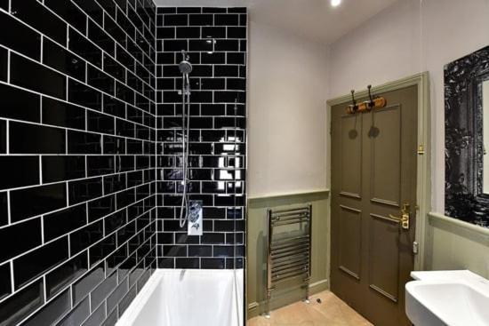 Quirky 4 Bedroom Apartment With Terrace Cardiff Bagian luar foto