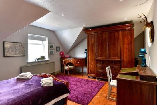 Quirky 4 Bedroom Apartment With Terrace Cardiff Bagian luar foto